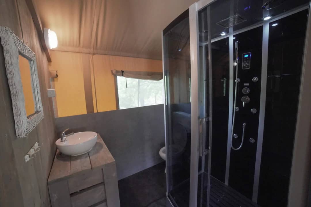 Safari Lodge 2-6P